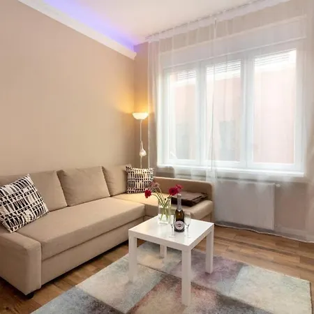 And Cozy Next To The Parliament Apartment Budapest
