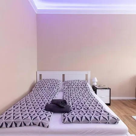 And Cozy Next To The Parliament Apartment *