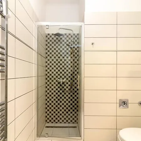 And Cozy Next To The Parliament Apartment Budapest
