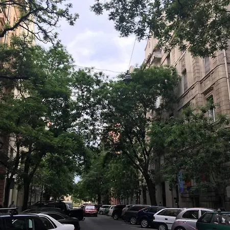 And Cozy Next To The Parliament Βουδαπέστη